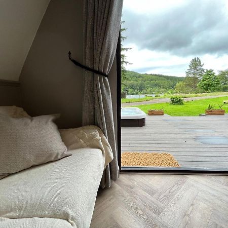 Bonnie Lodge-Lochside Location With Hot Tub Invergarry Exteriör bild