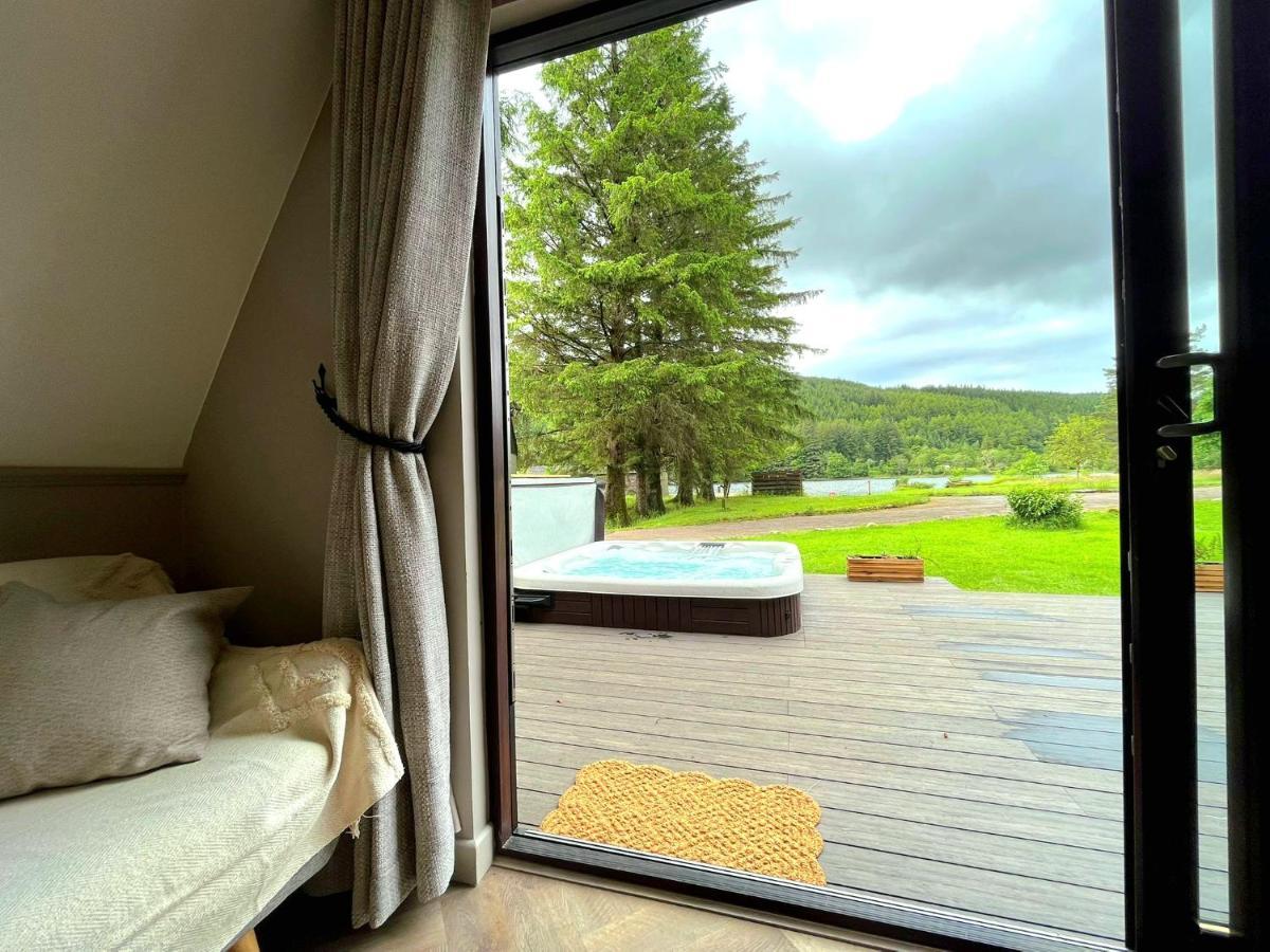 Bonnie Lodge-Lochside Location With Hot Tub Invergarry Exteriör bild
