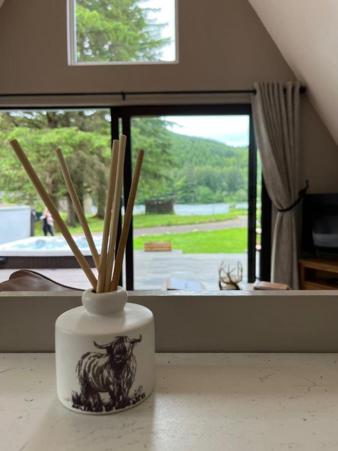 Bonnie Lodge-Lochside Location With Hot Tub Invergarry Exteriör bild