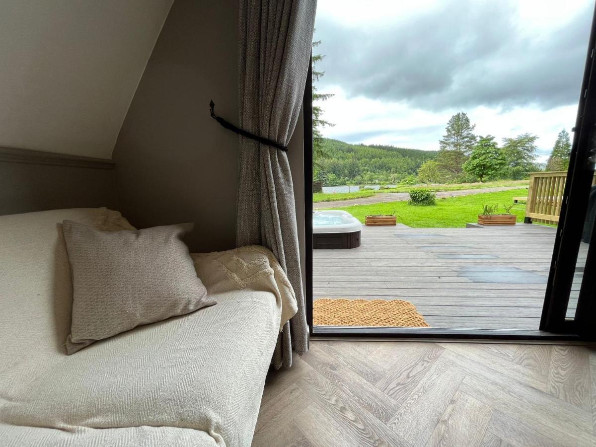 Bonnie Lodge-Lochside Location With Hot Tub Invergarry Exteriör bild