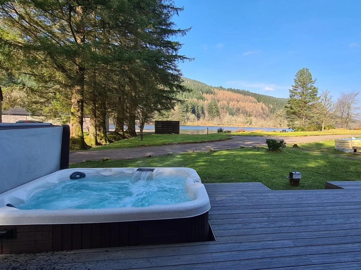 Bonnie Lodge-Lochside Location With Hot Tub Invergarry Exteriör bild